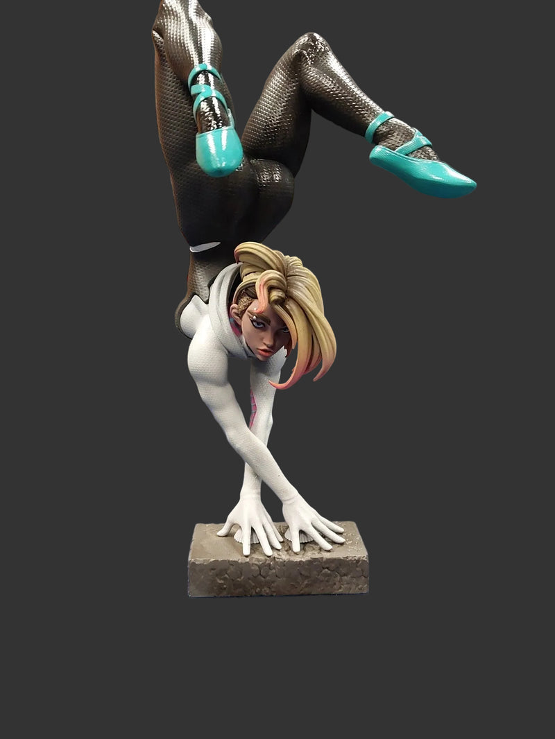 [CONSIGNMENT] Gwen Statue